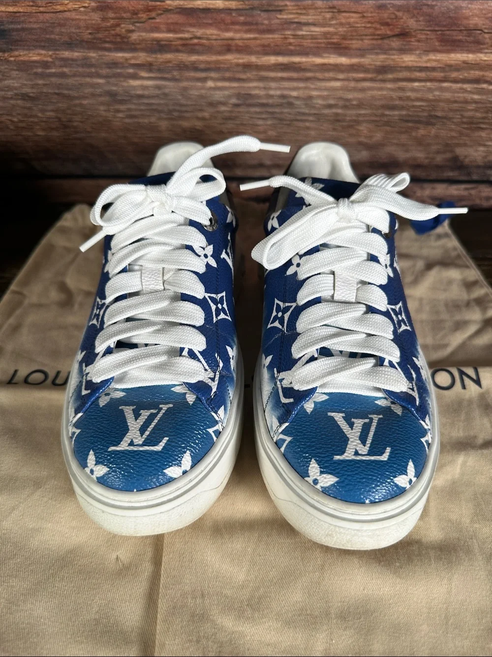 Louis Vuitton 